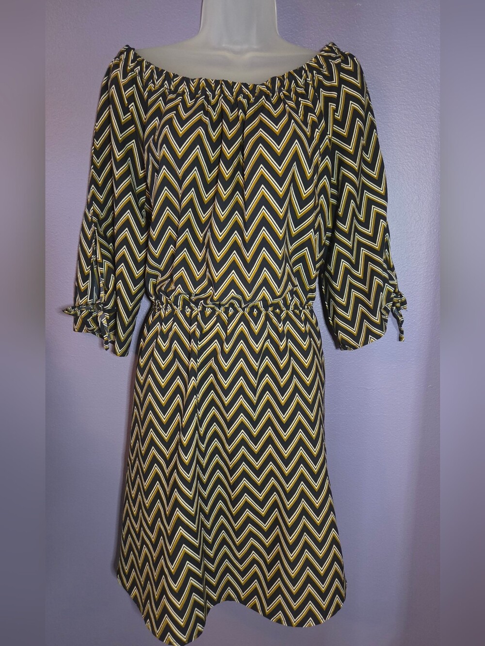 Speed Control Off-Shoulder Chevron Midi Dress in Navy, White, and Gold